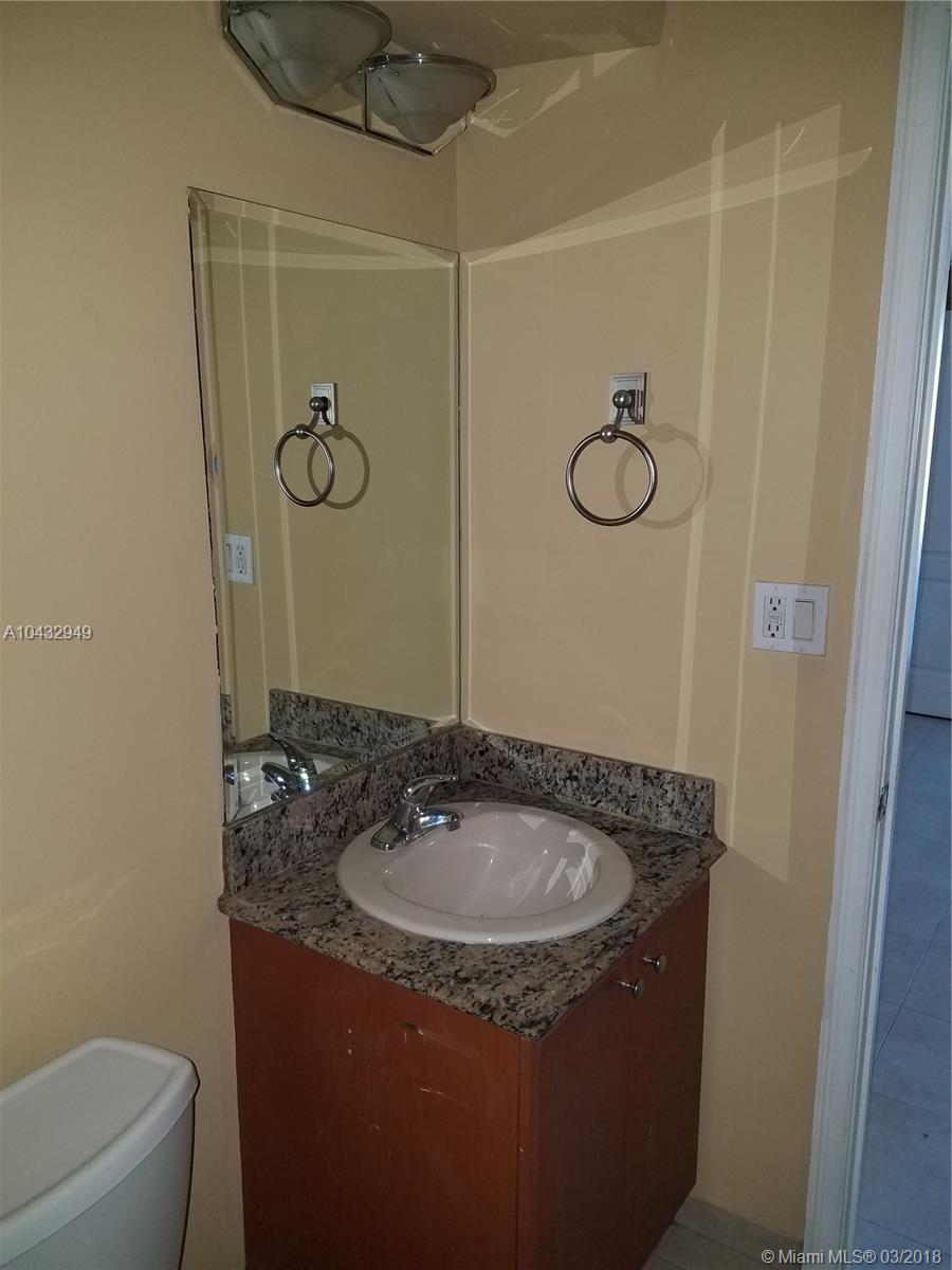 VIRGINIA POINTE CONDO - Residential Lease