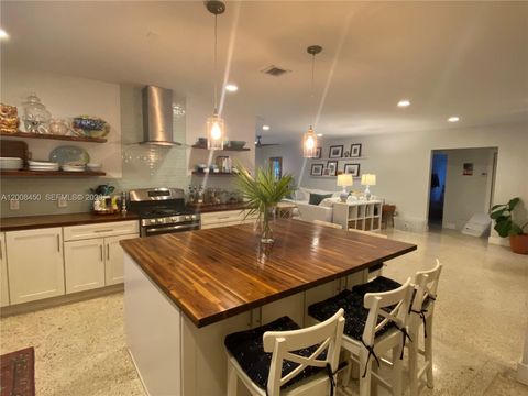 Tiny photo for 3485 N Meridian Ave, Miami Beach, FL 33140 (MLS # A12008450)