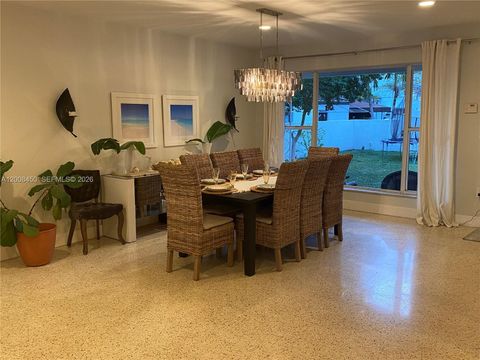 Tiny photo for 3485 N Meridian Ave, Miami Beach, FL 33140 (MLS # A12008450)