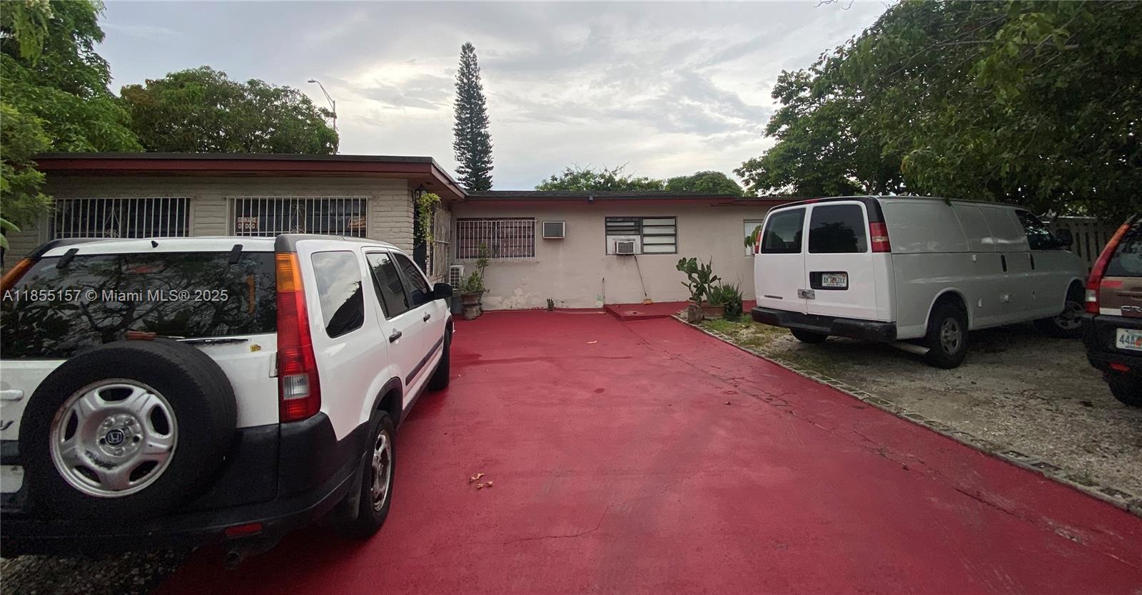 Great Investment single family property, no HOA, plenty parking on a corner lot (10210 sf). Location: Just minutes away from I-95, downtown Miami, Midtown, Wynwood, Miami International Airport, Jackson Memorial Hospital, and much more