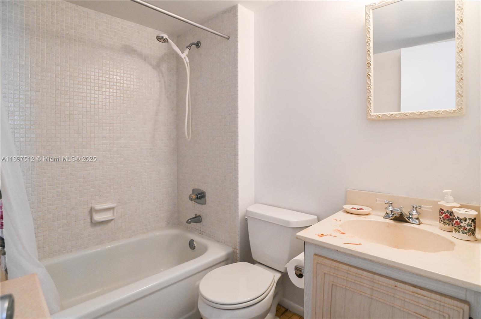 ROYAL PARK CONDO - Residential