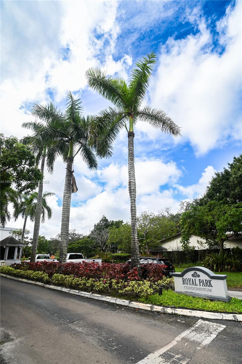 ROYAL PARK CONDO - Residential