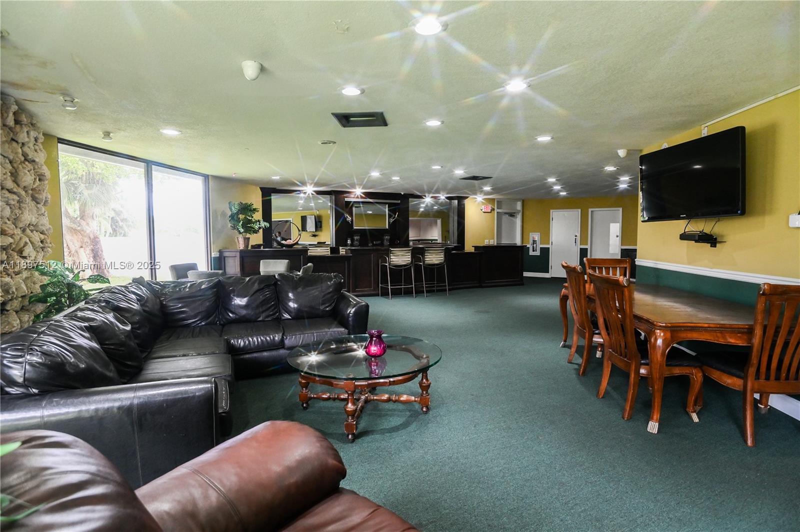 ROYAL PARK CONDO - Residential