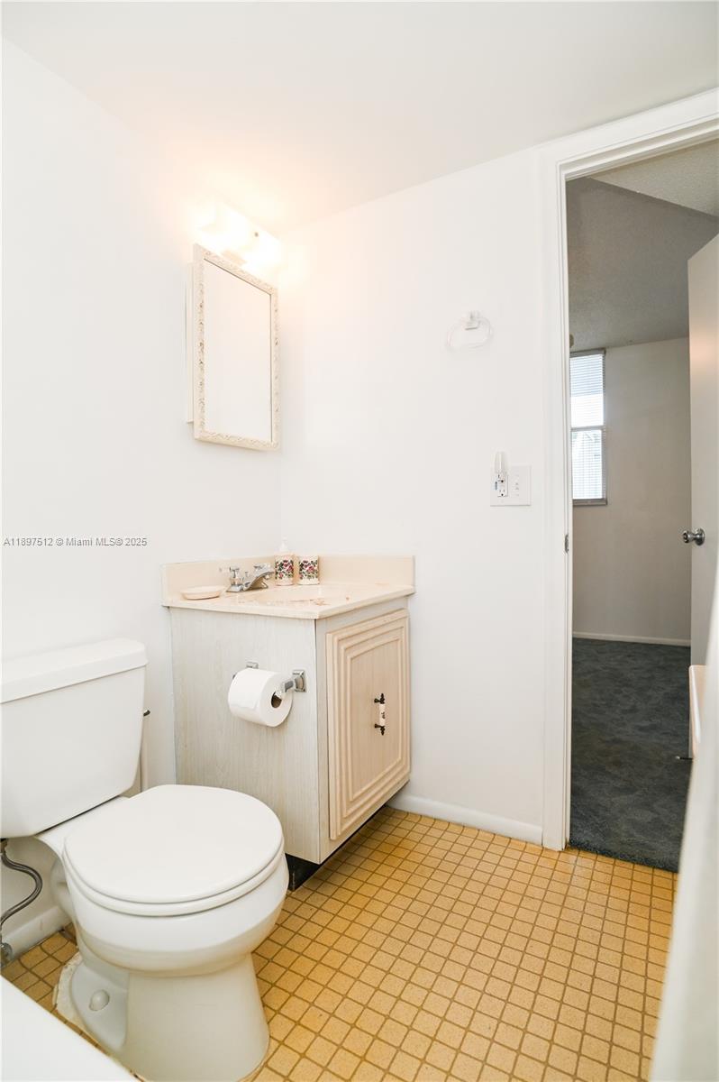 ROYAL PARK CONDO - Residential