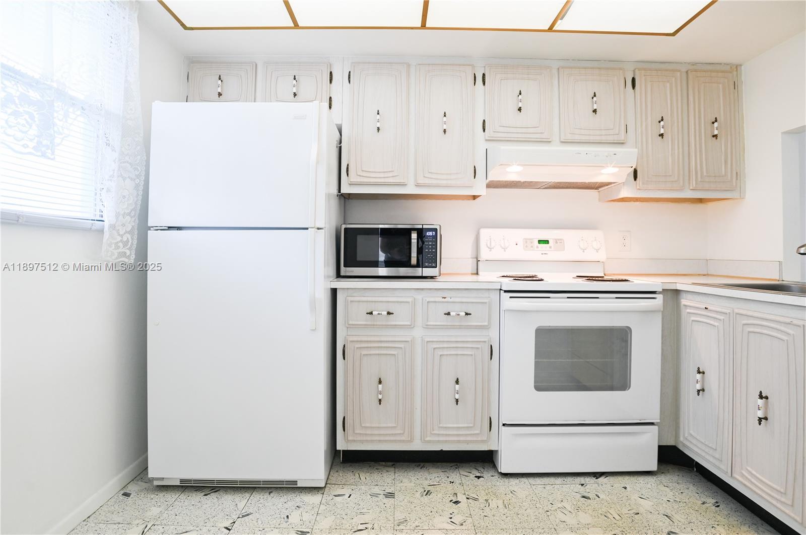 110 Royal Park Dr 2H