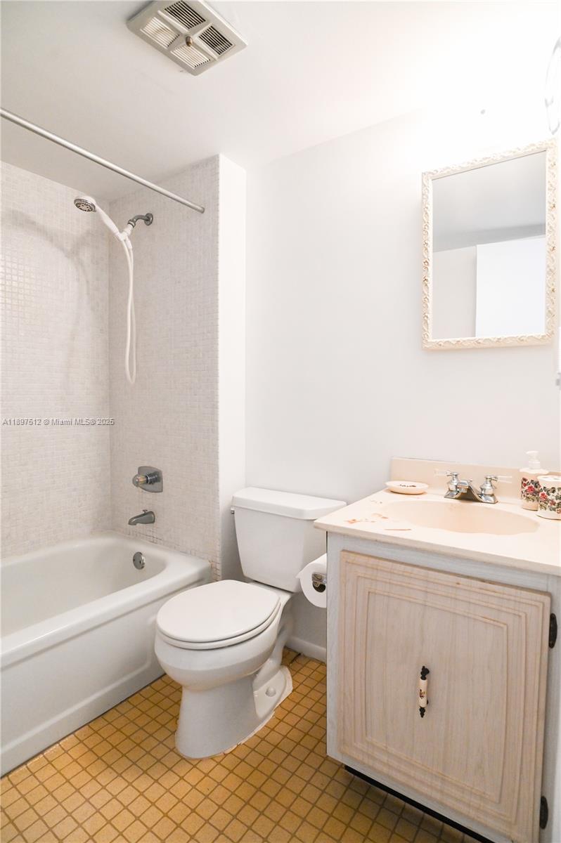 ROYAL PARK CONDO - Residential