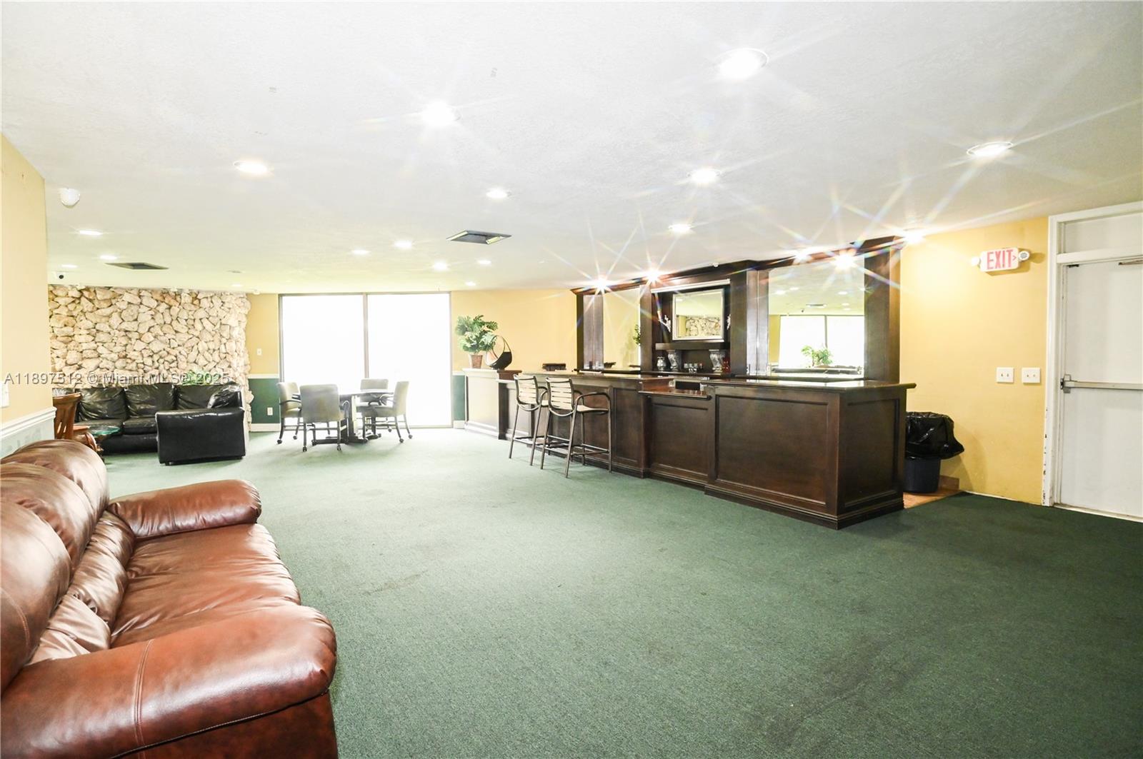 ROYAL PARK CONDO - Residential