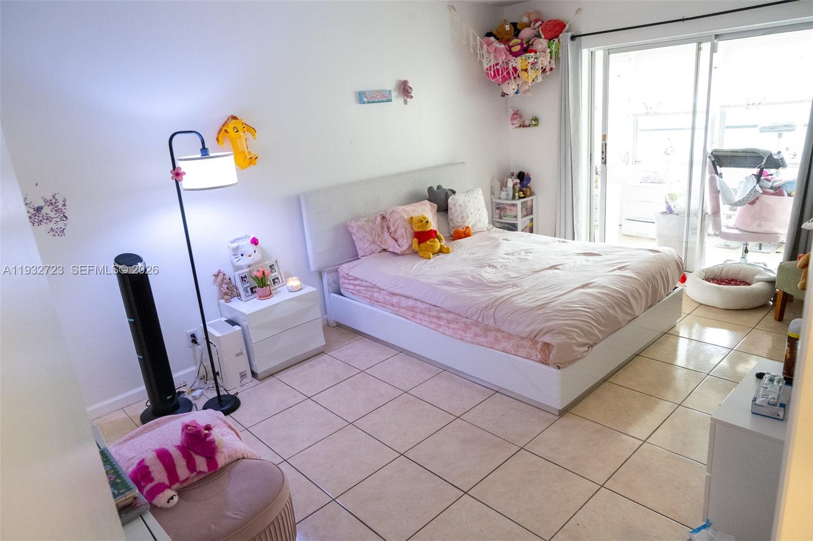 LAUDERDALE OAKS CONDO II - Residential