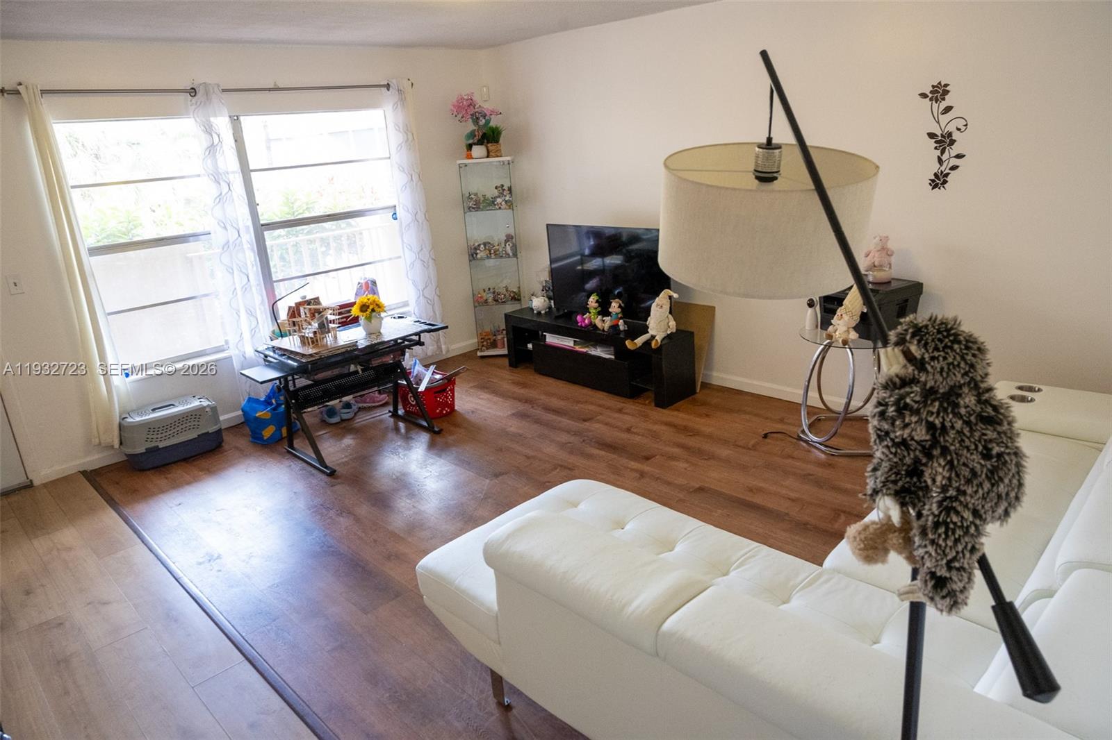 LAUDERDALE OAKS CONDO II - Residential