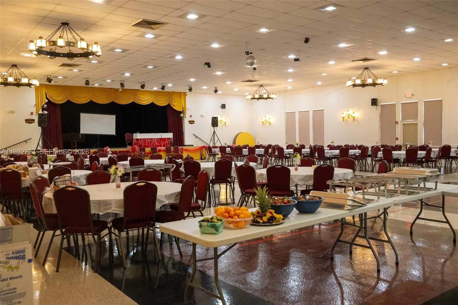 LAUDERDALE OAKS CONDO II - Residential