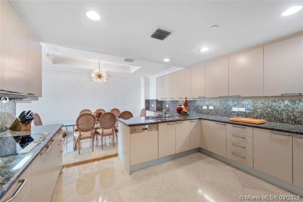 7400 OCEANSIDE AT FISHER - Residential