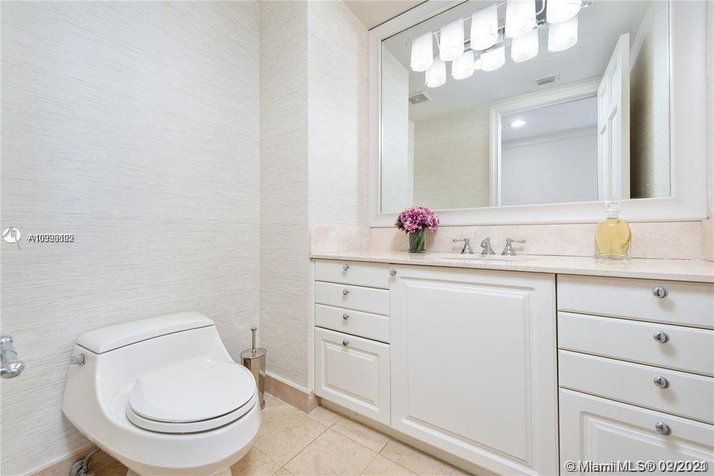 7400 OCEANSIDE AT FISHER - Residential