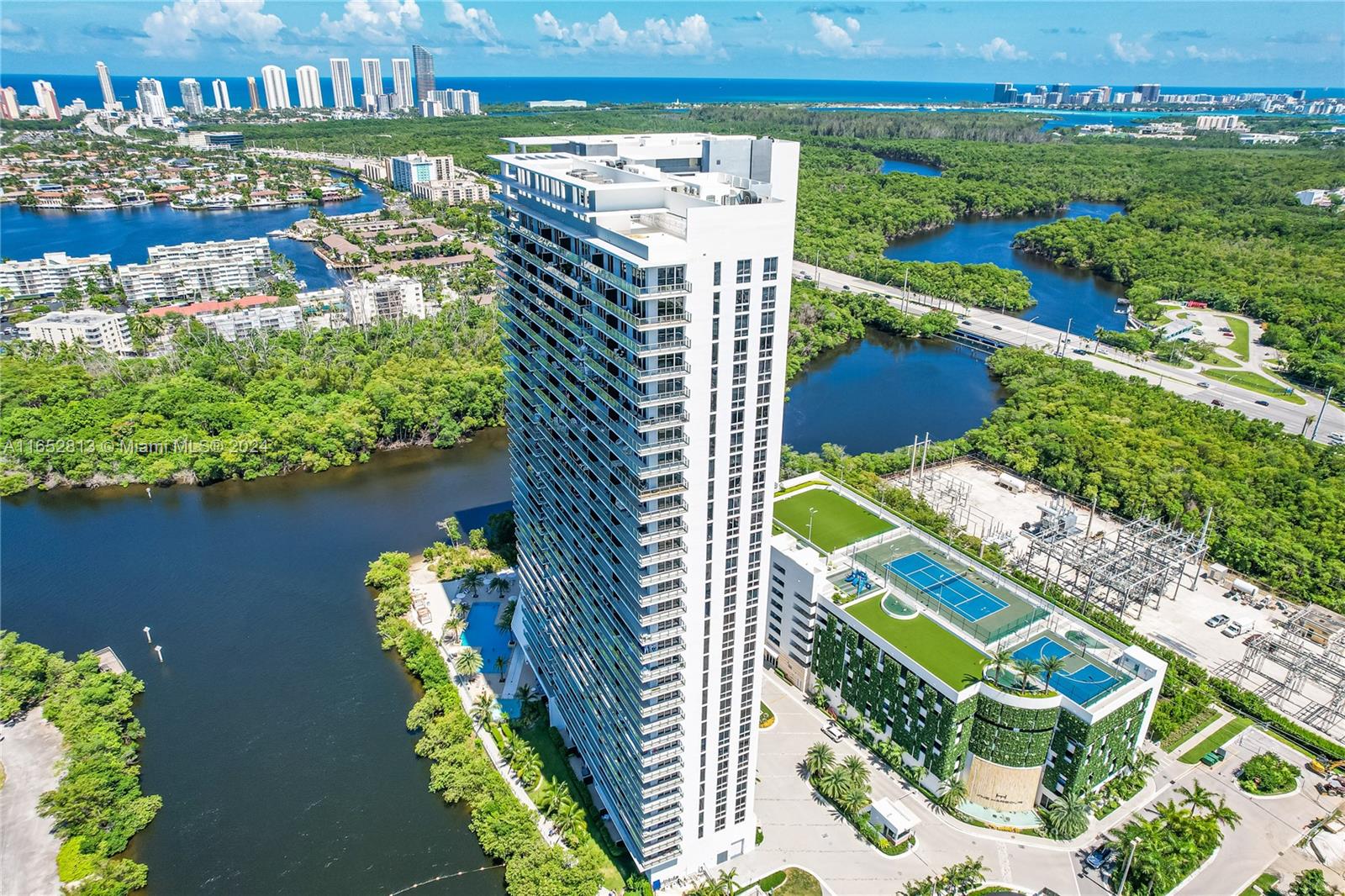 Property for Sale at 16385 Biscayne Blvd 815, North Miami Beach, Miami-Dade County, Florida - Bedrooms: 3 
Bathrooms: 3  - $1,259,000