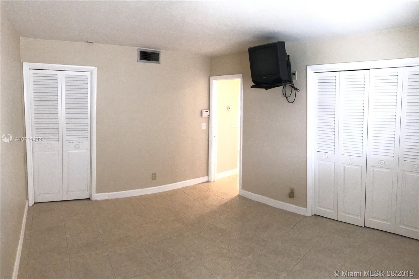 COLONIAL HOUSE CONDO - Residential Lease