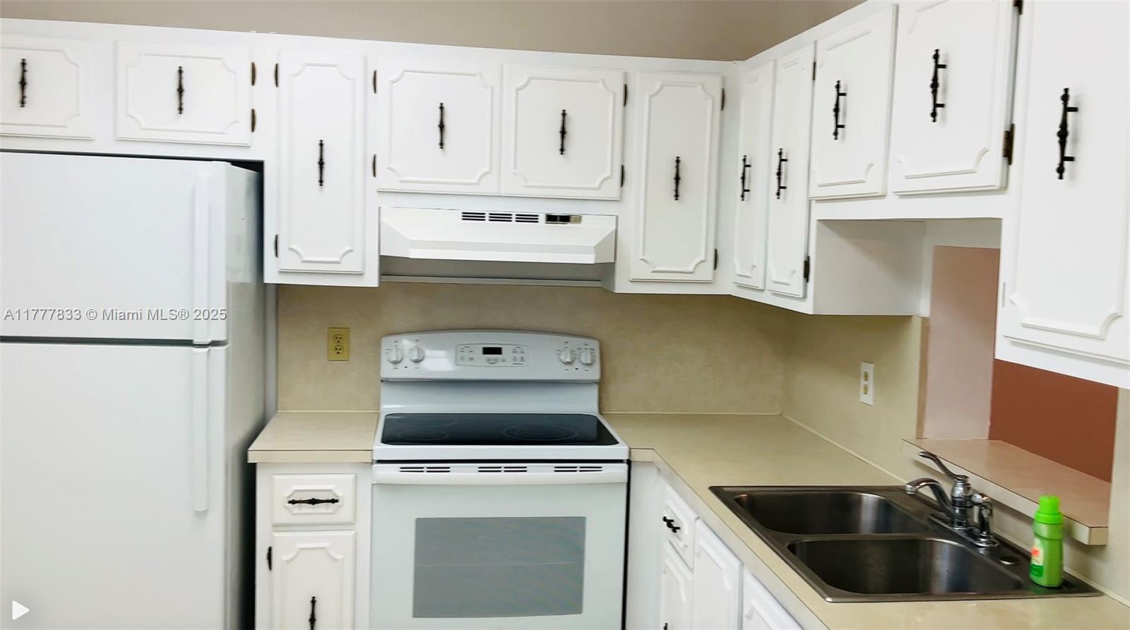 MEADOWBROOK LAKES CONDO - Residential