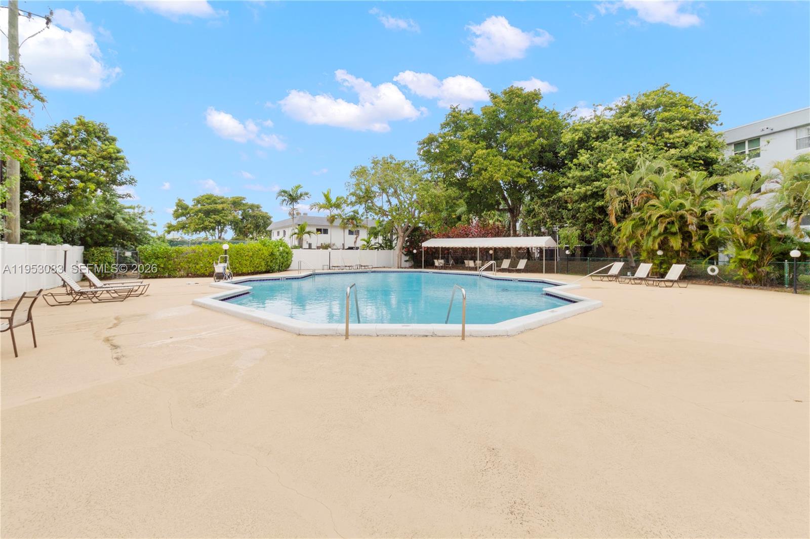 ROYAL PARK CONDO - Residential