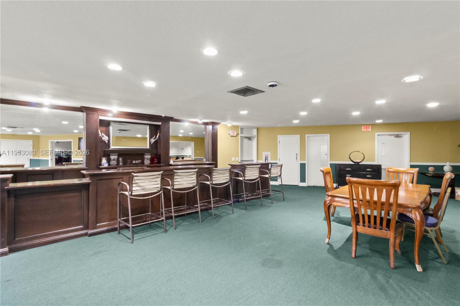 ROYAL PARK CONDO - Residential