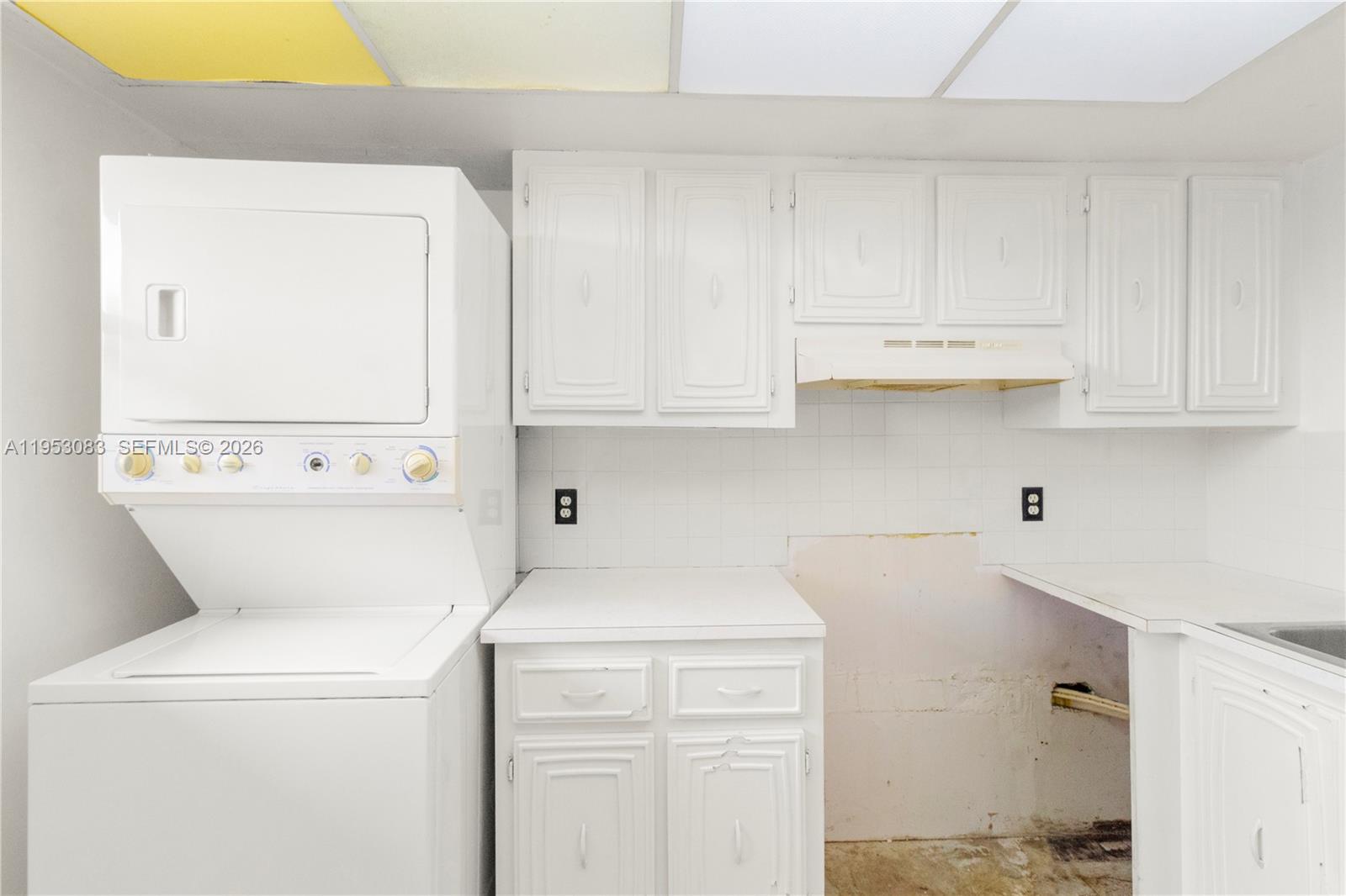 ROYAL PARK CONDO - Residential