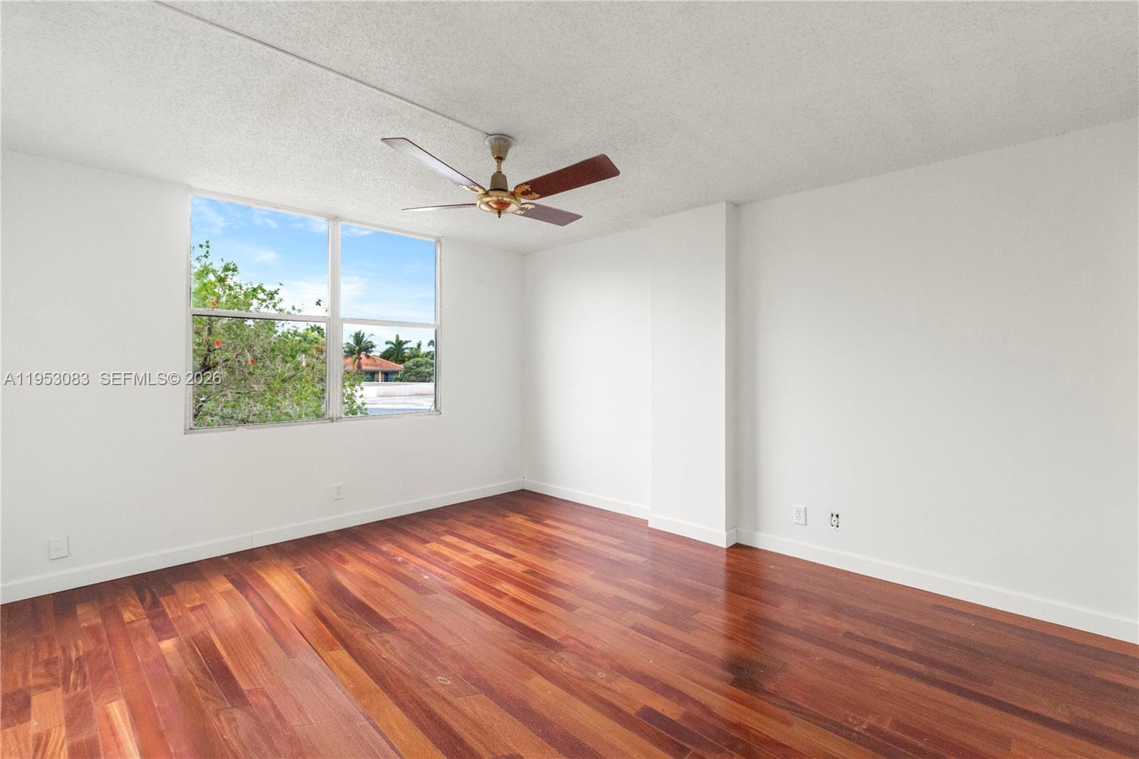 ROYAL PARK CONDO - Residential