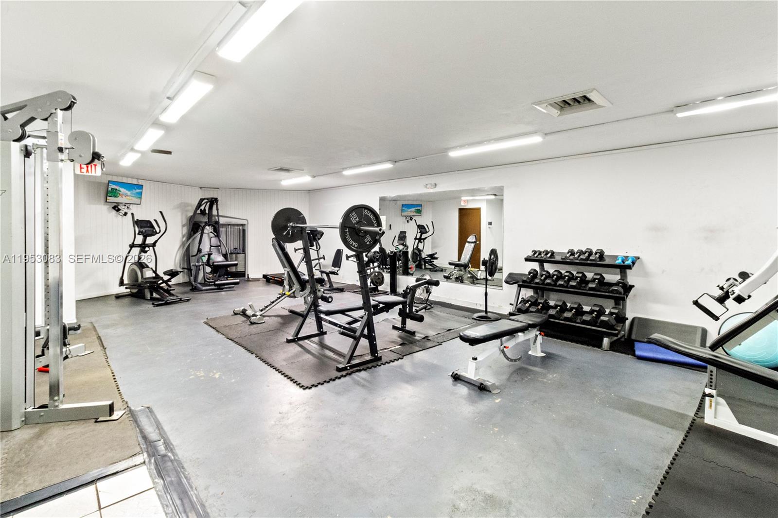 ROYAL PARK CONDO - Residential