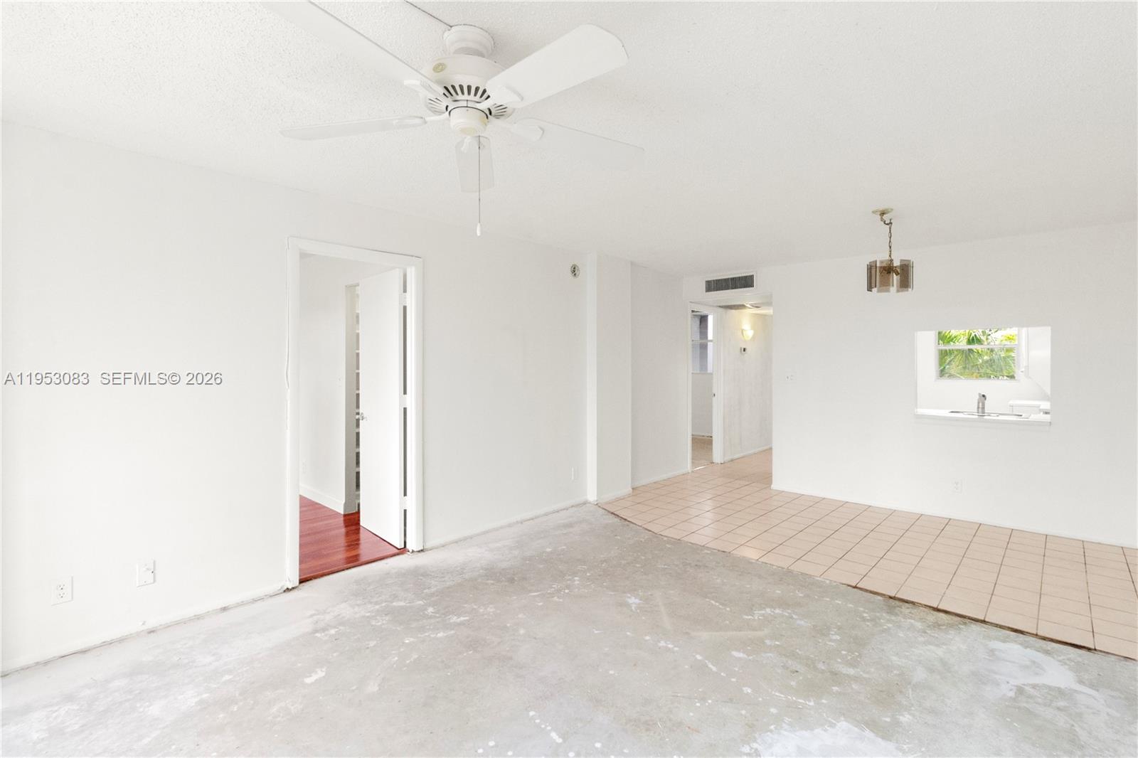 ROYAL PARK CONDO - Residential