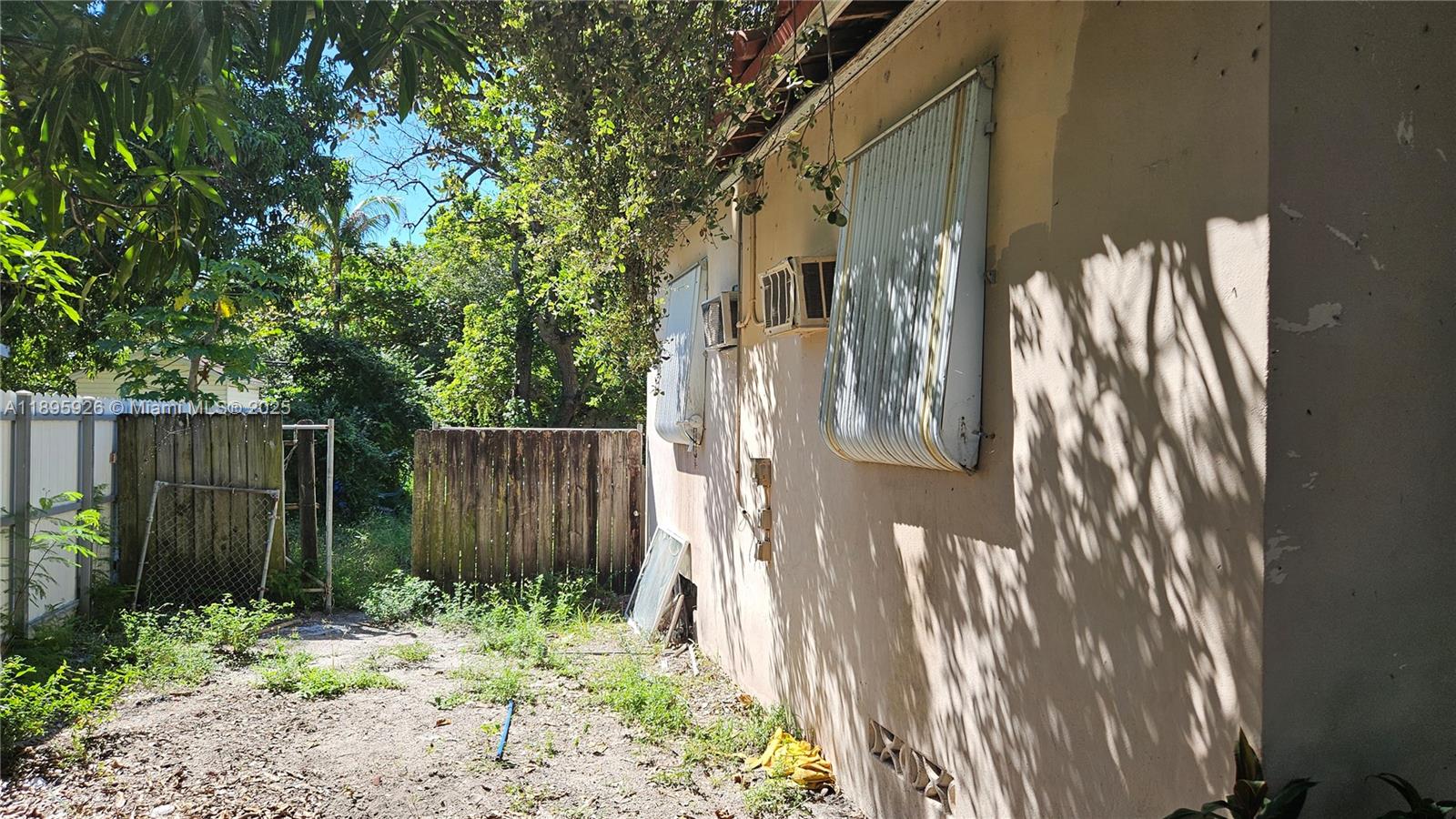 View photos, virtual tours, details... 1570 NE 141st St