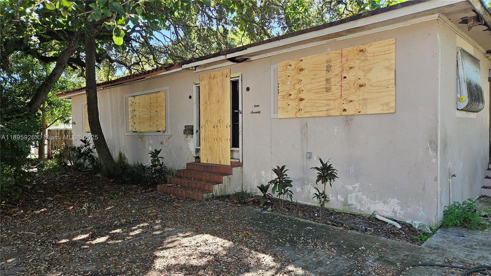 View photos, virtual tours, details... 1570 NE 141st St