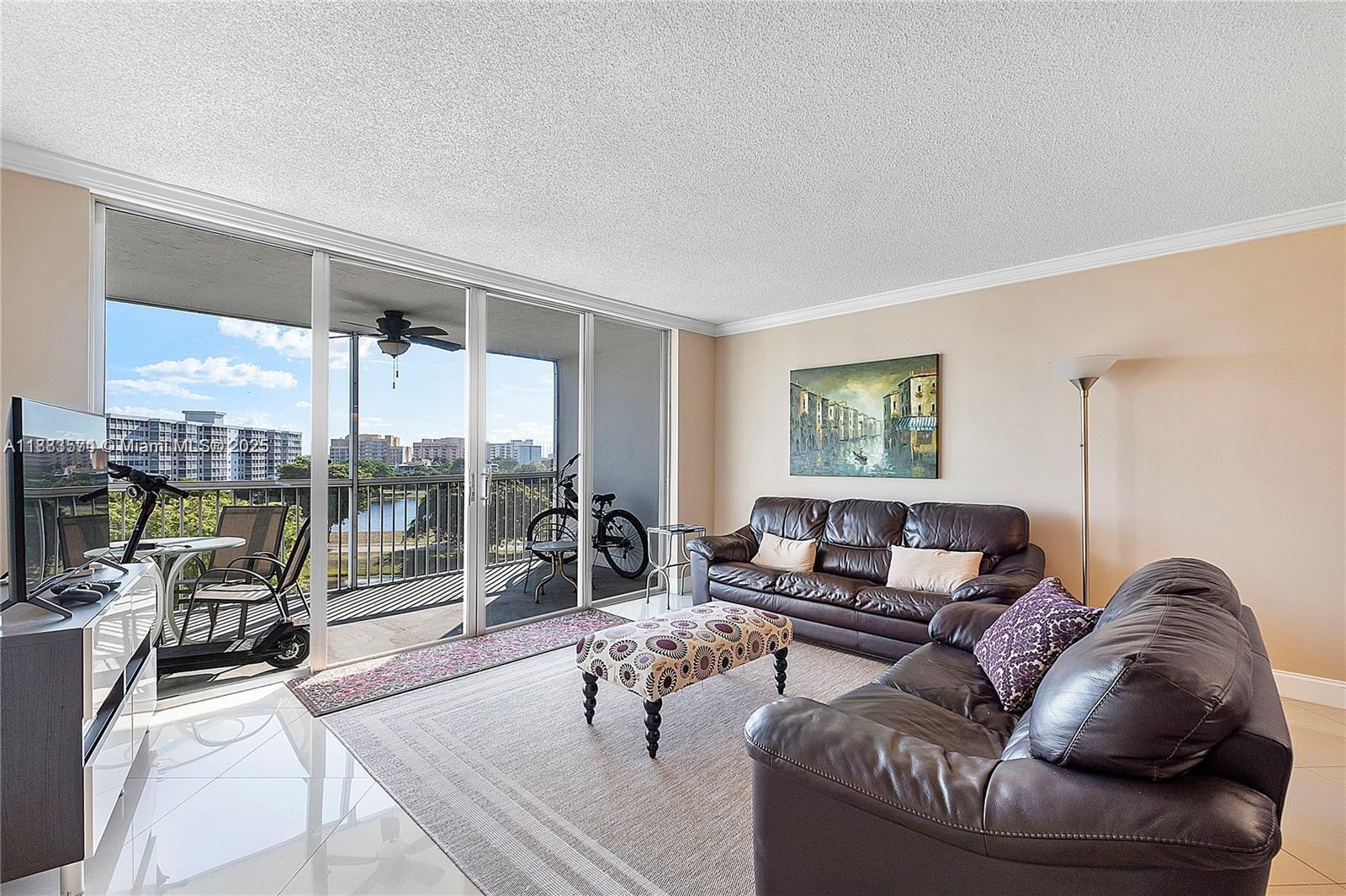 NO 39 PALM-AIRE COUNTRY C - Residential Lease
