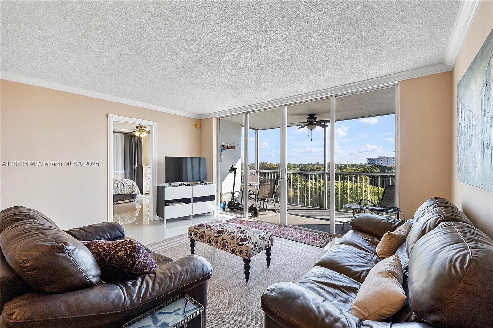 NO 39 PALM-AIRE COUNTRY C - Residential Lease