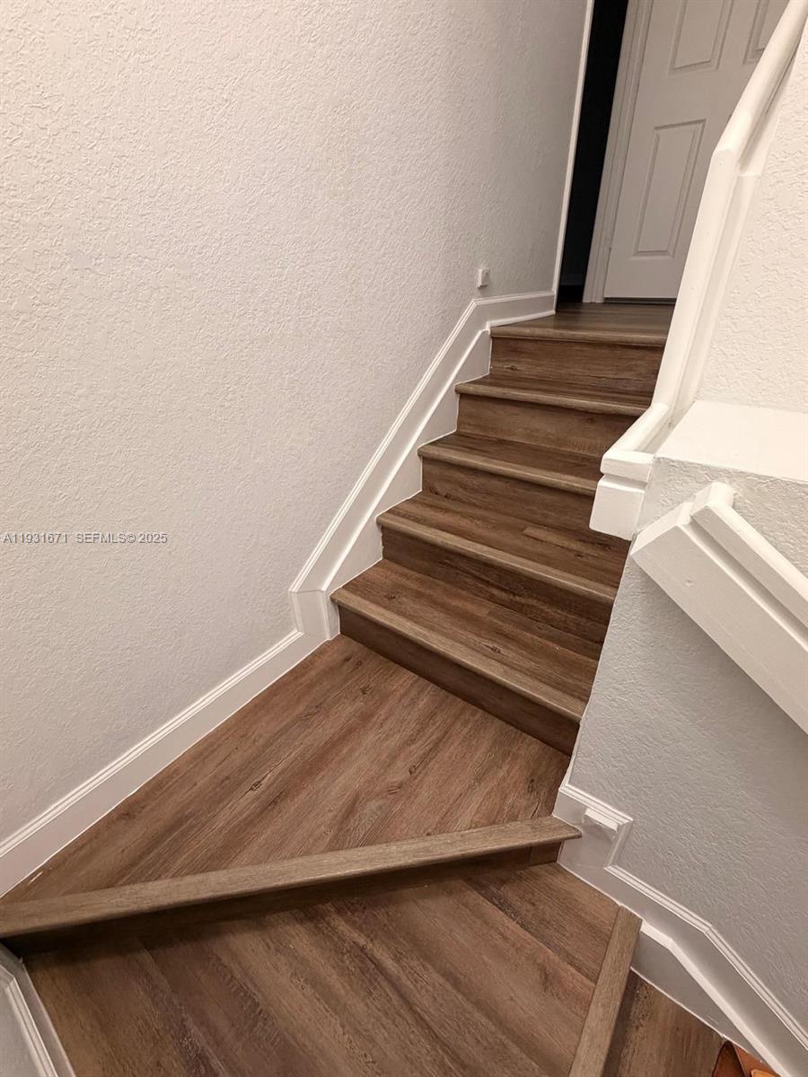 SIMONTON COURT - Residential Lease