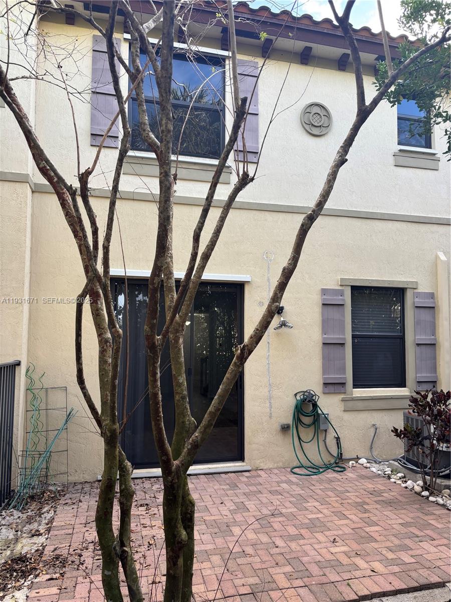 SIMONTON COURT - Residential Lease