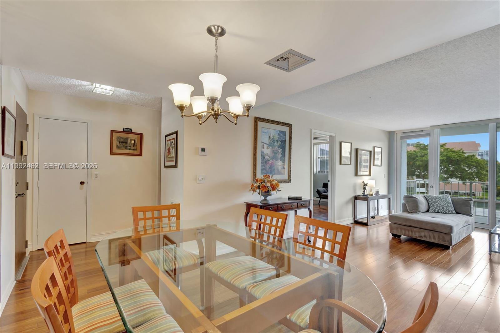 GEMINI CONDO - Residential