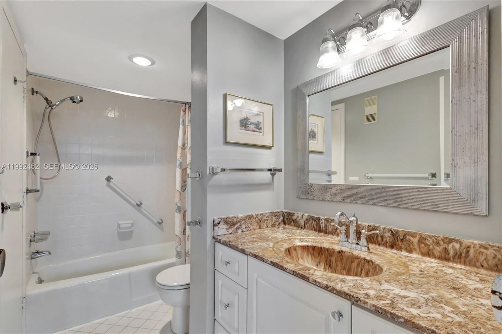 GEMINI CONDO - Residential