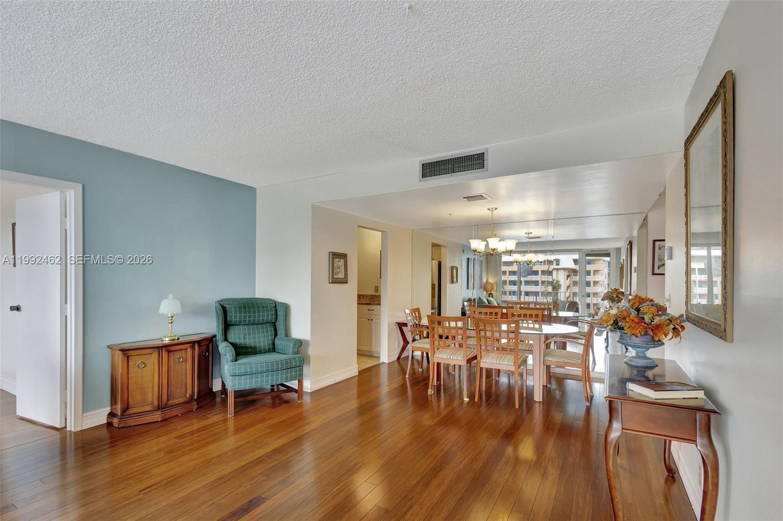 GEMINI CONDO - Residential