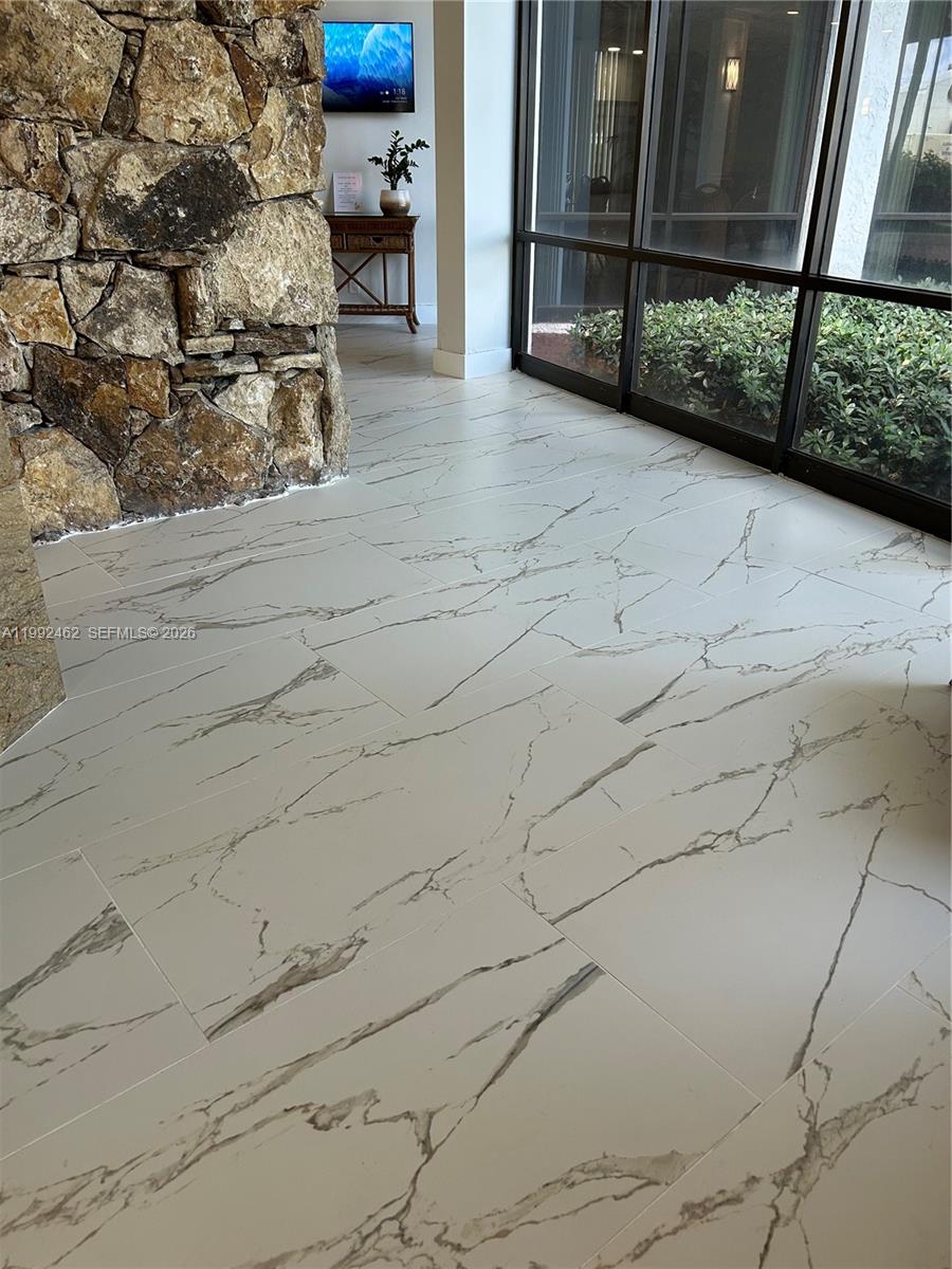 GEMINI CONDO - Residential