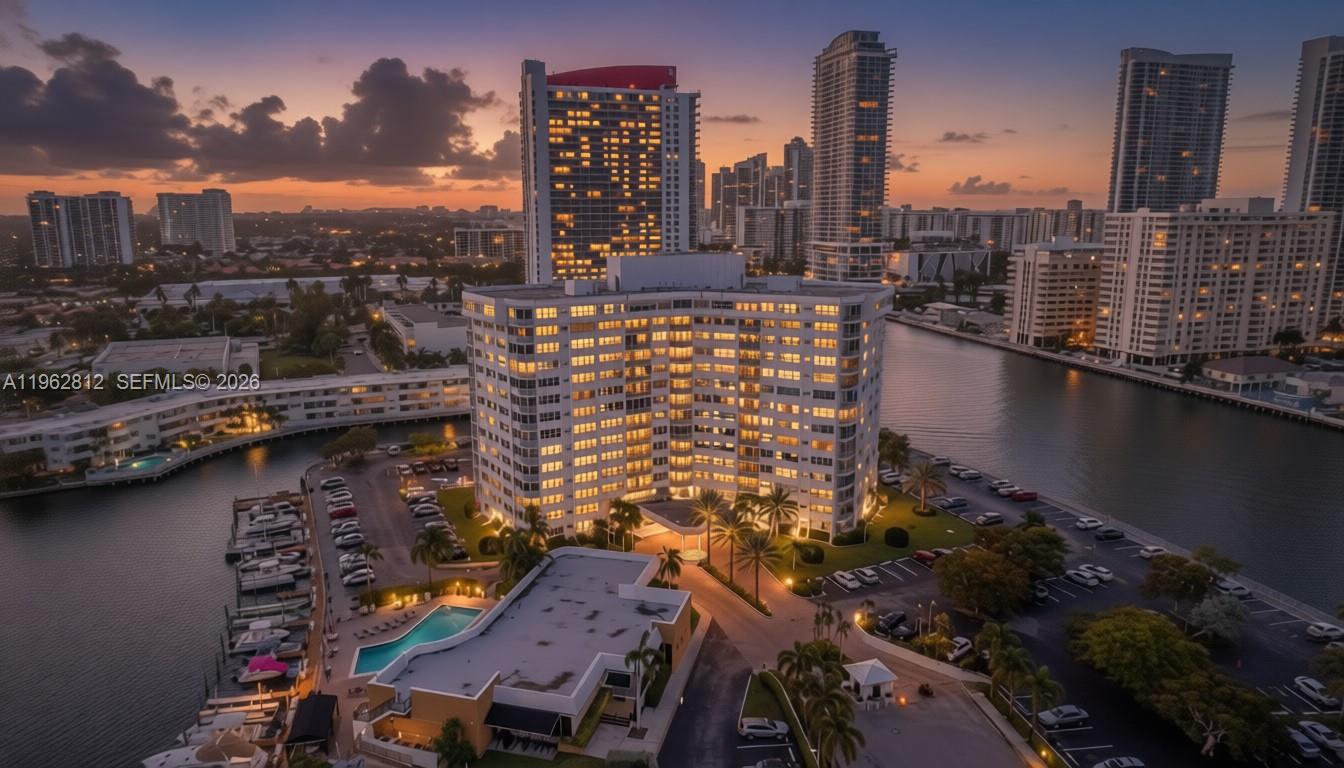 100 Golden Isles Dr 808