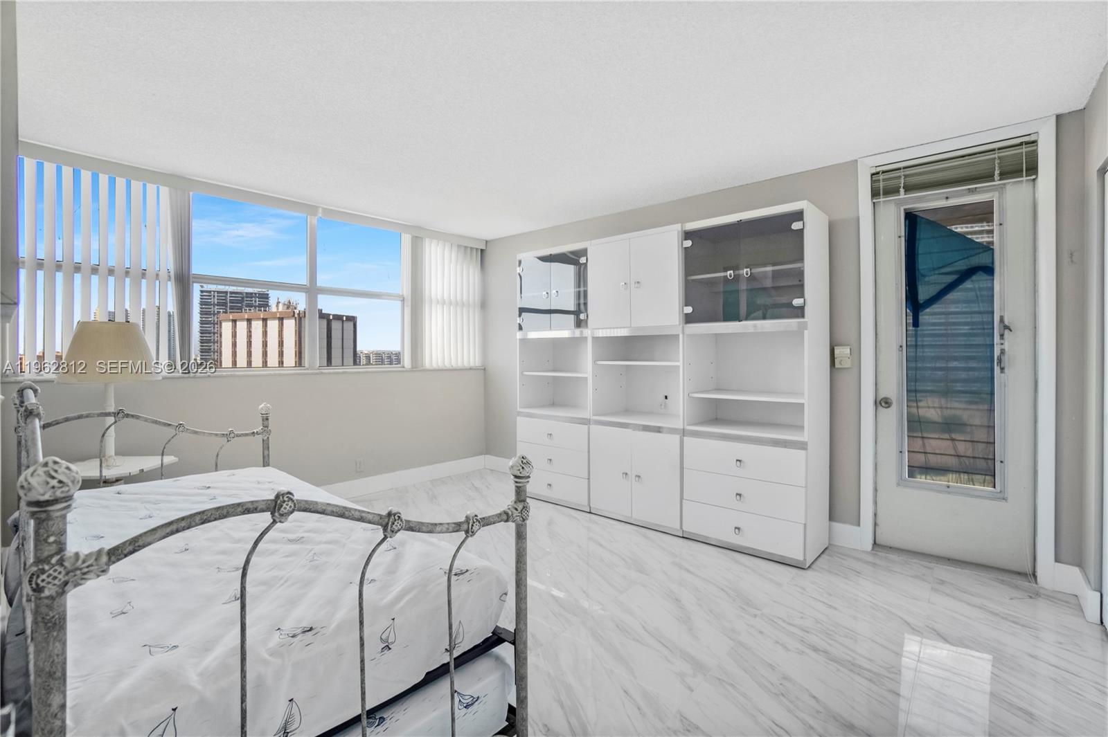 LAKE POINT TOWER CONDOMIN - Residential