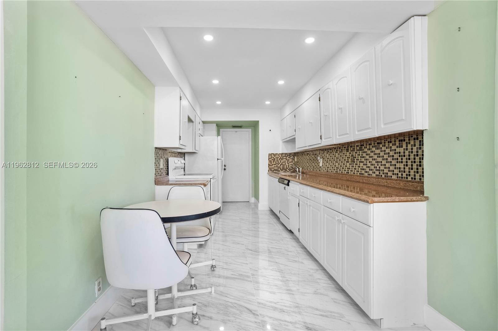 LAKE POINT TOWER CONDOMIN - Residential