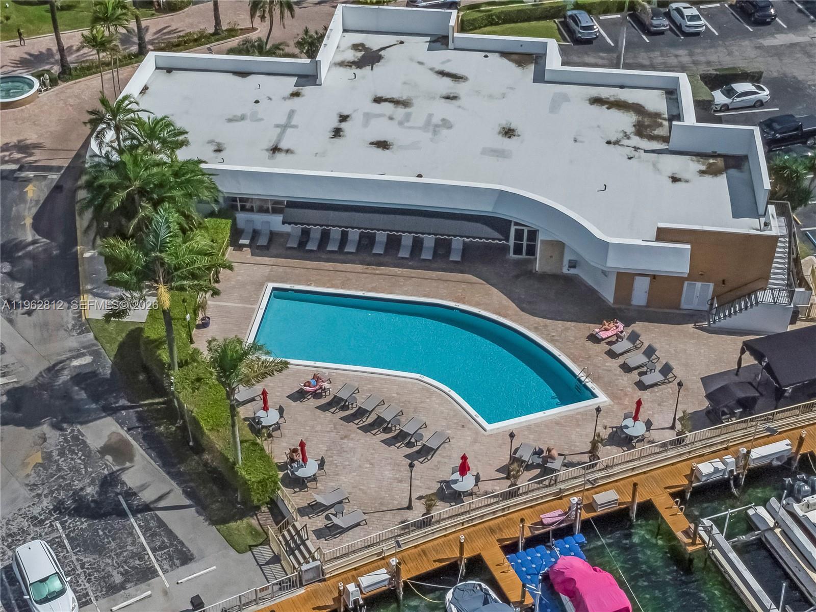 LAKE POINT TOWER CONDOMIN - Residential