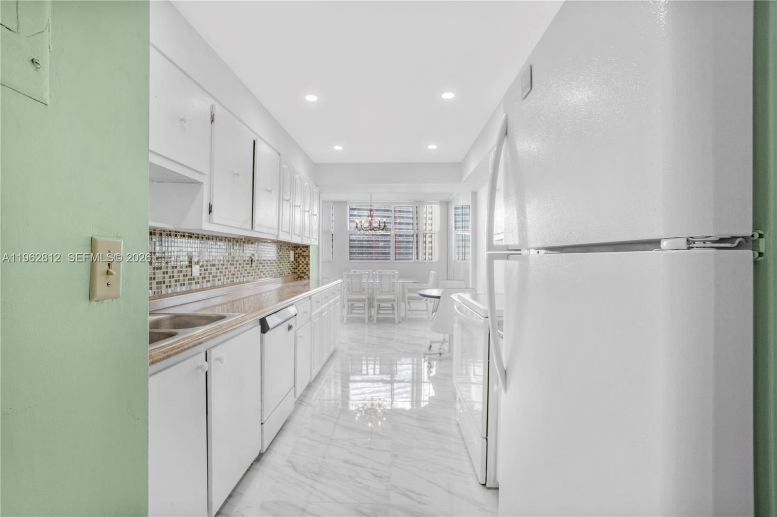 LAKE POINT TOWER CONDOMIN - Residential