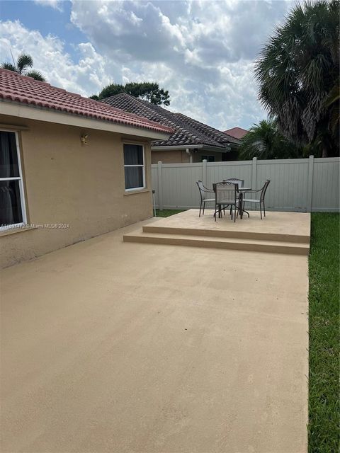 Single Family Residence in Lauderhill FL 6425 54th St St 34.jpg