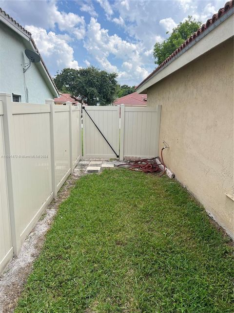 Single Family Residence in Lauderhill FL 6425 54th St St 39.jpg