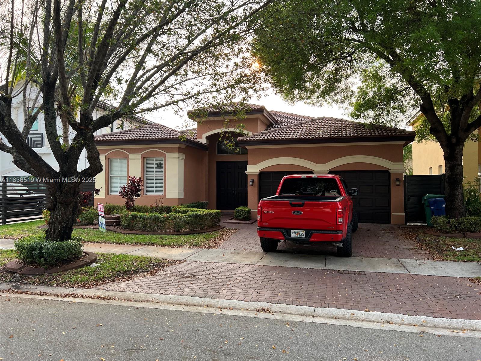 18122 NW 91st Ct, Hialeah, FL, 33018/$759,999 1 18122 NW 91st Ct