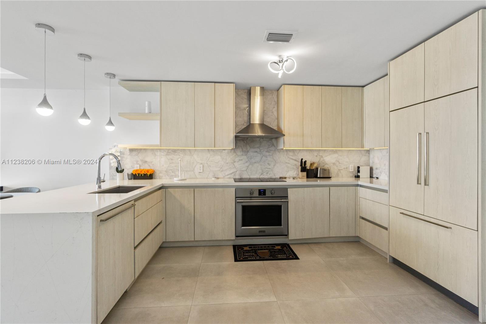 THE DECOPLAGE CONDO - Residential Lease