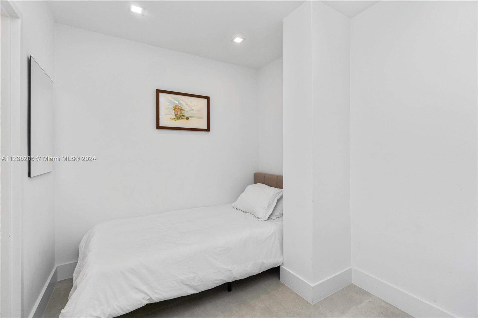 THE DECOPLAGE CONDO - Residential Lease