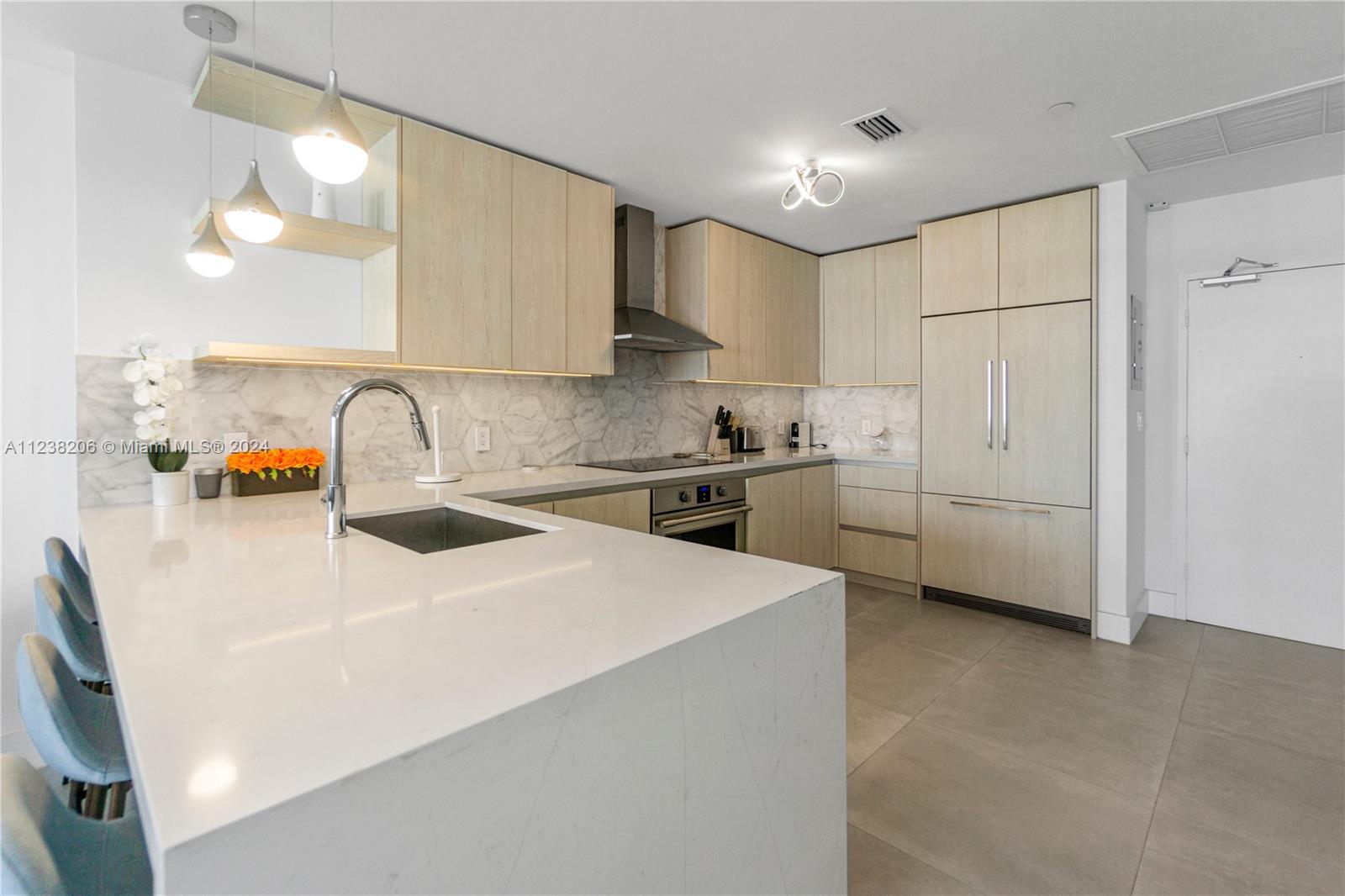 THE DECOPLAGE CONDO - Residential Lease