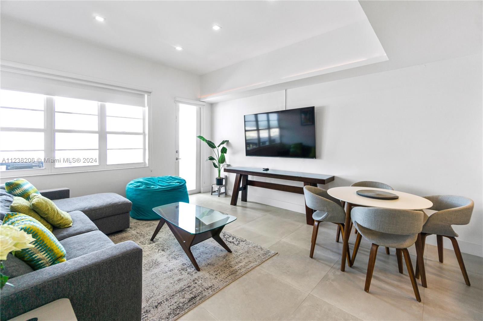 100 Lincoln Rd 1608