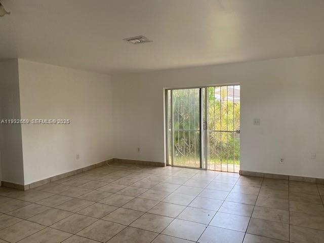 HOLLYWOOD LITTLE RANCHES - Residential Lease