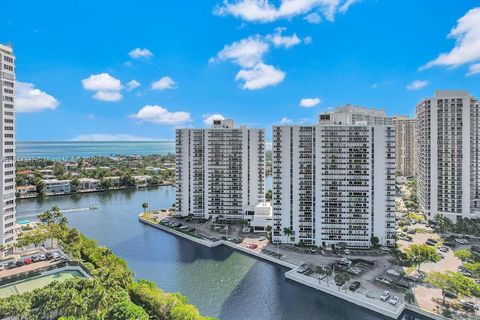Photo of 20515 E Country Club Dr #1042, Aventura, FL 33180 (MLS # A11844337)