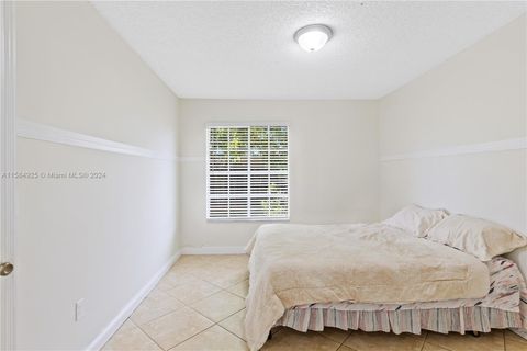 Single Family Residence in Miramar FL 1701 83rd Ave Ave 12.jpg